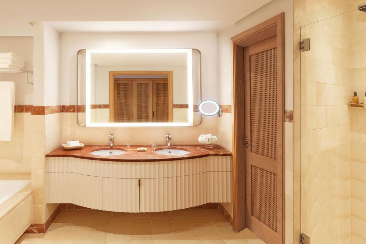 Un baño de The Ritz-Carlton Tenerife, Abama