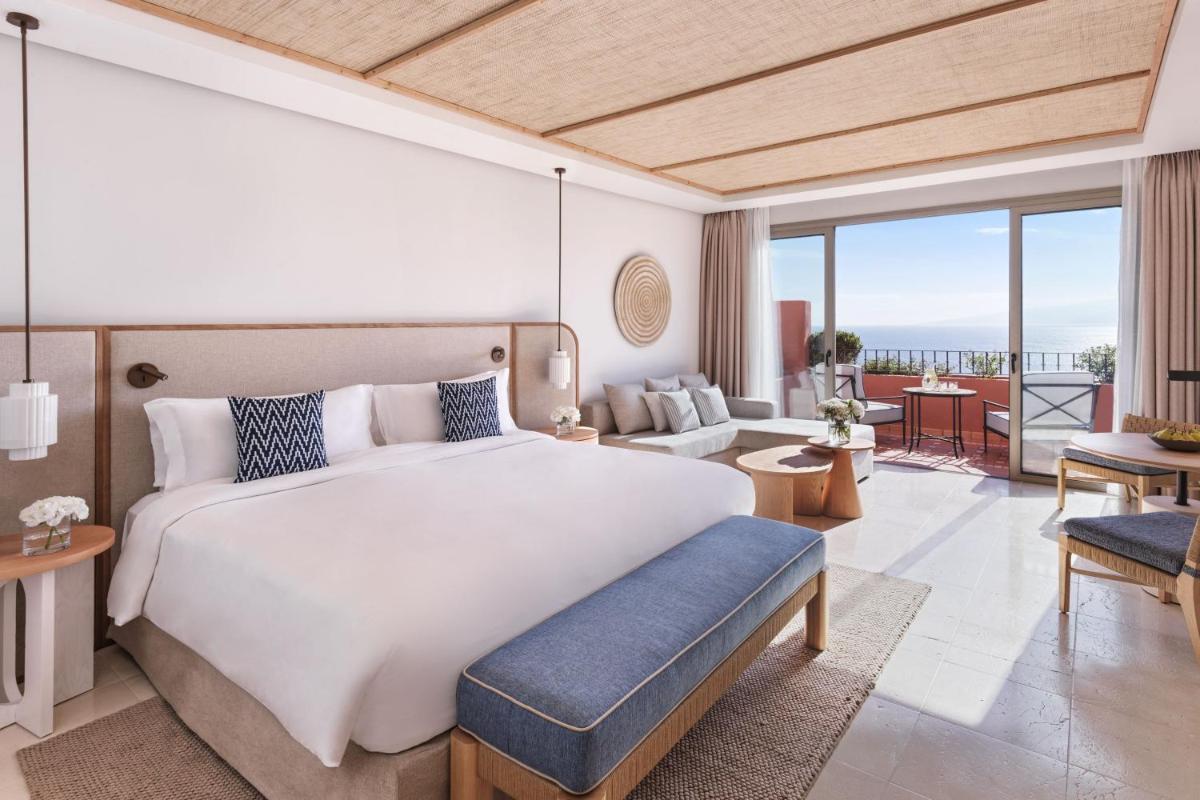 Cama o camas de una habitación en The Ritz-Carlton Tenerife, Abama