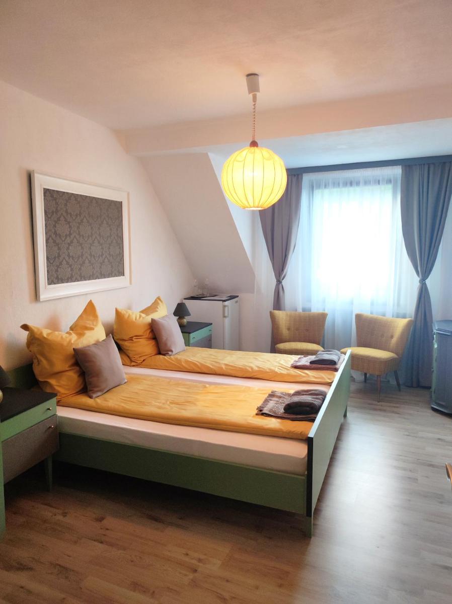 Mosel Boutique - Housity