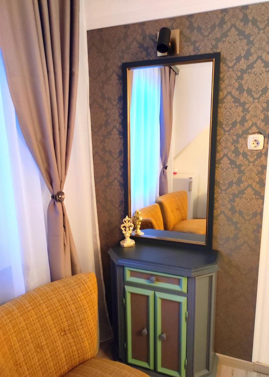 Mosel Boutique - Housity