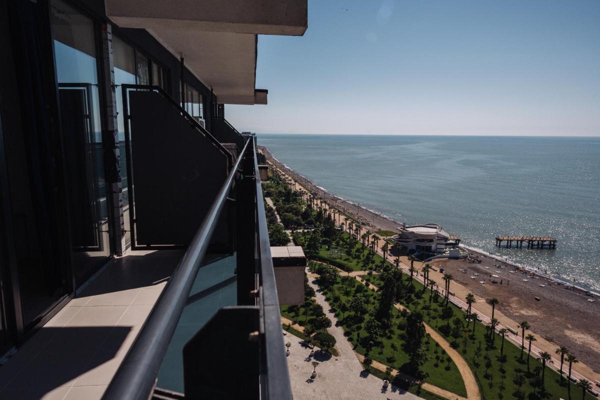 Suitetrails - The SPOT apartments - Orbi Beach Tower
