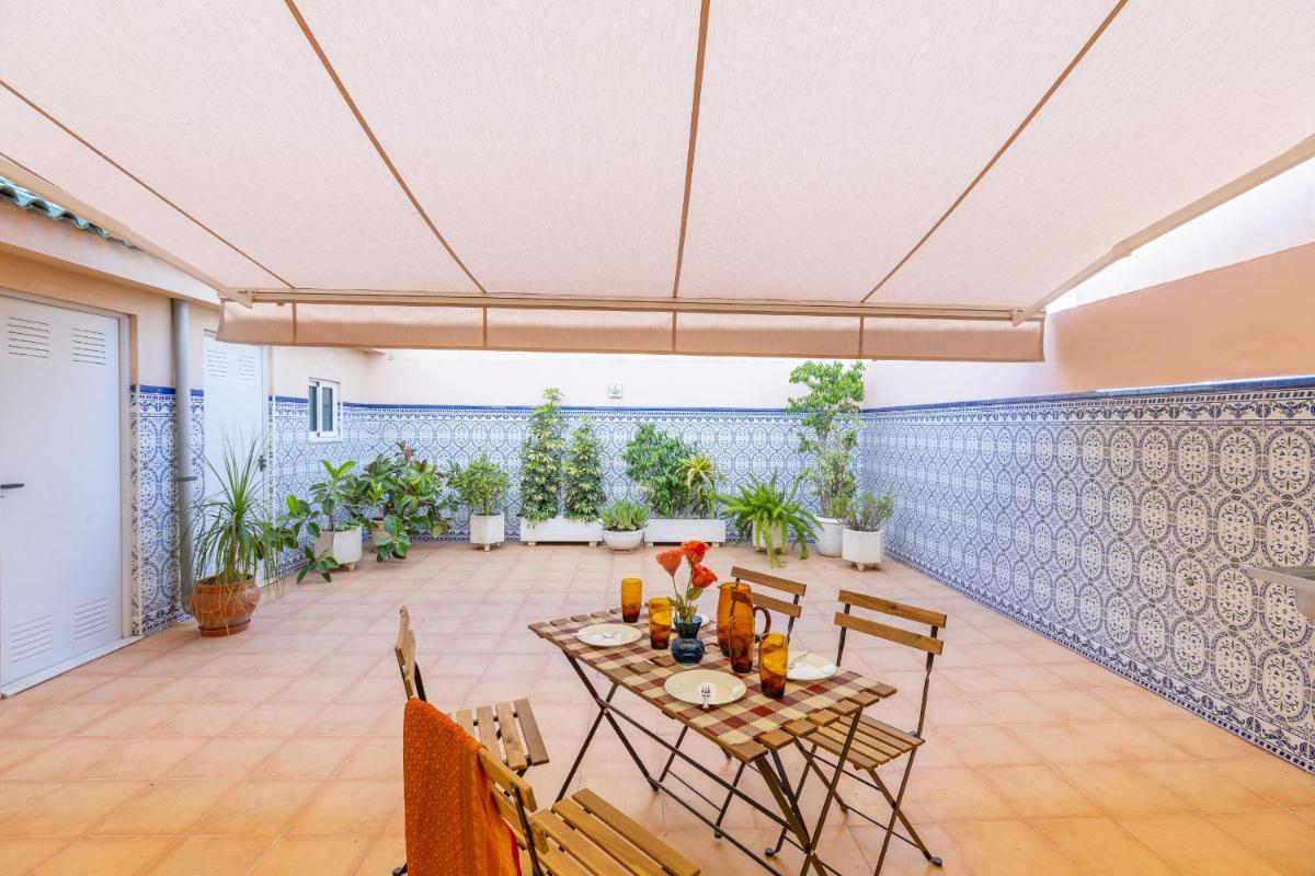 Stars Courtyard by Fidalsa - Housity