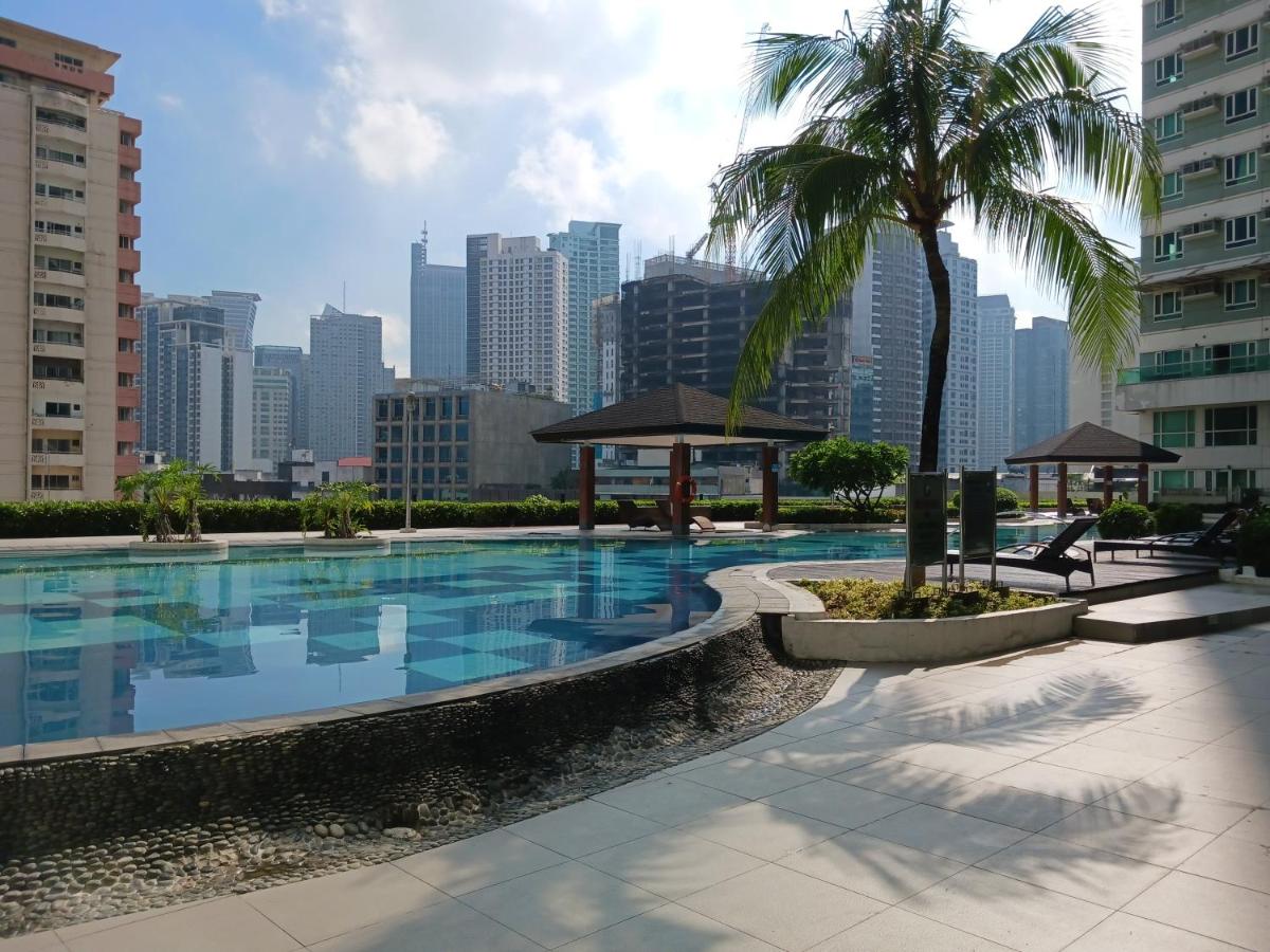 Pool view studio at The Beacon, Makati - Housity