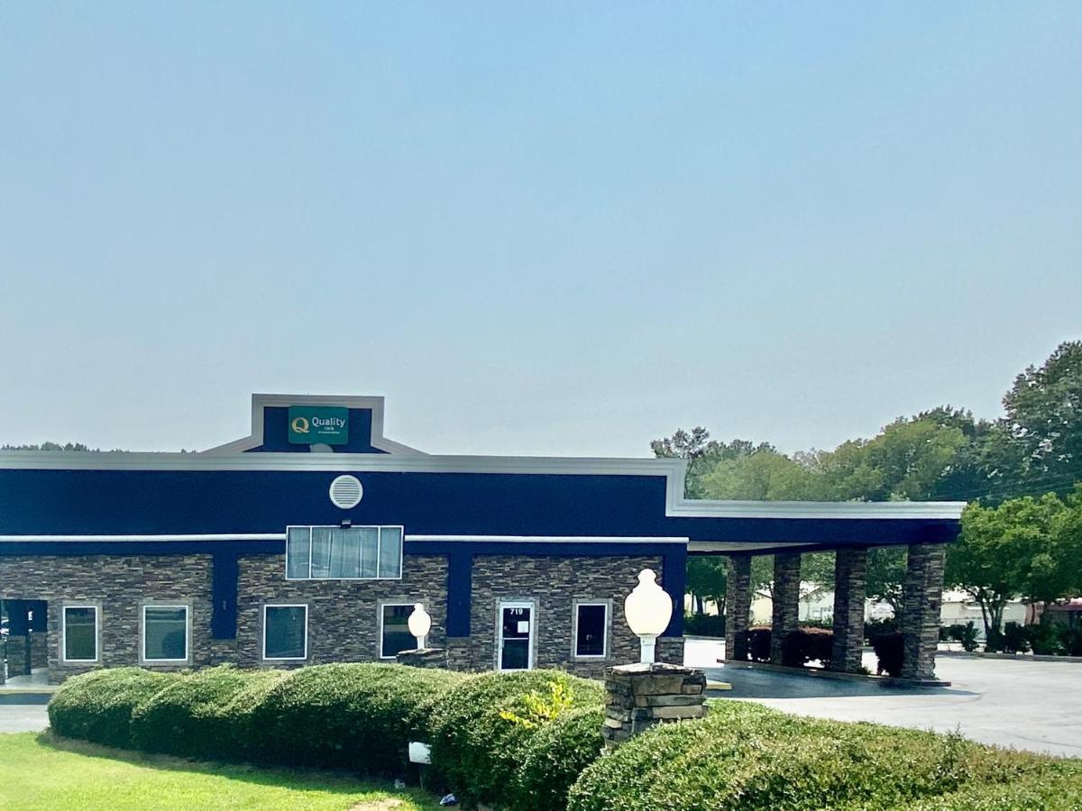 Quality Inn Greenwood Hwy 25 - Housity