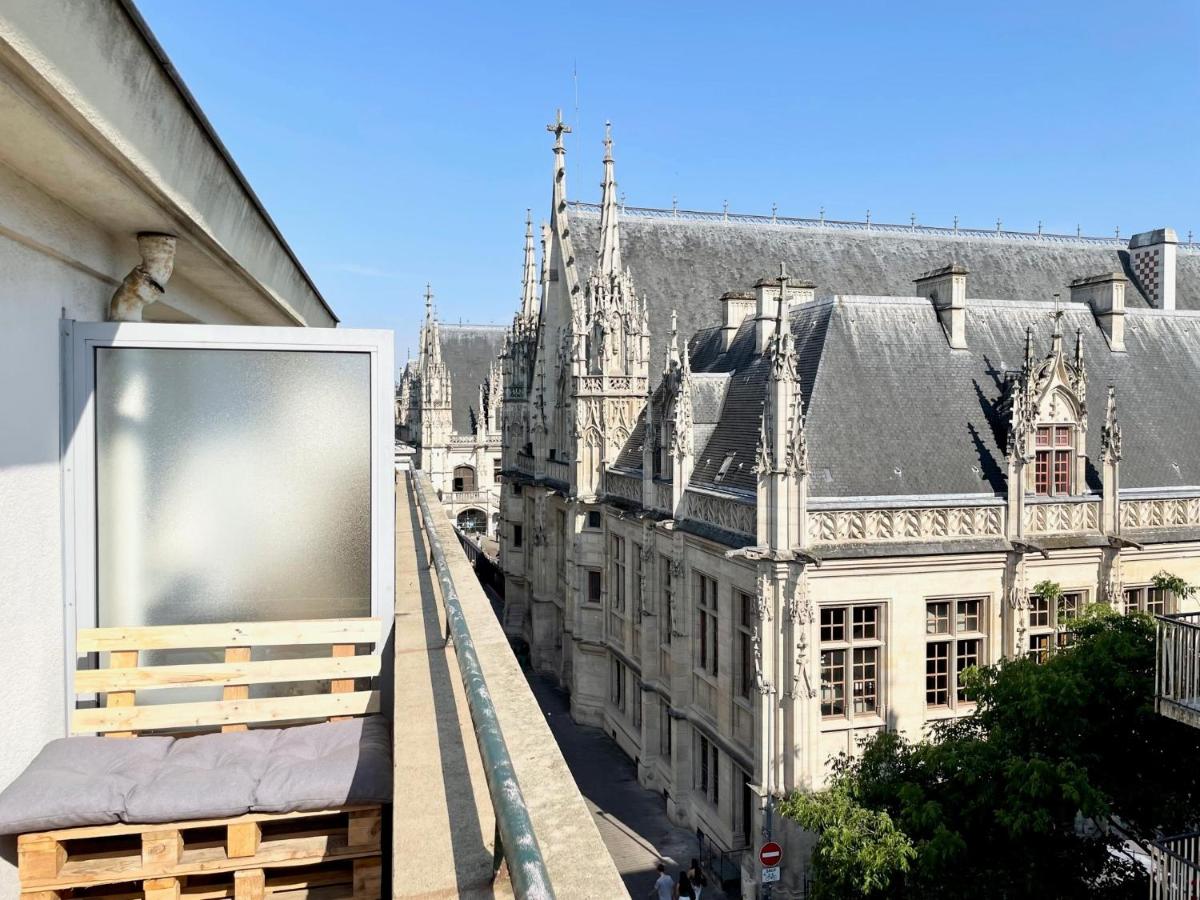Appartement A Deux Pas situé en Hyper Centre Ville - Housity