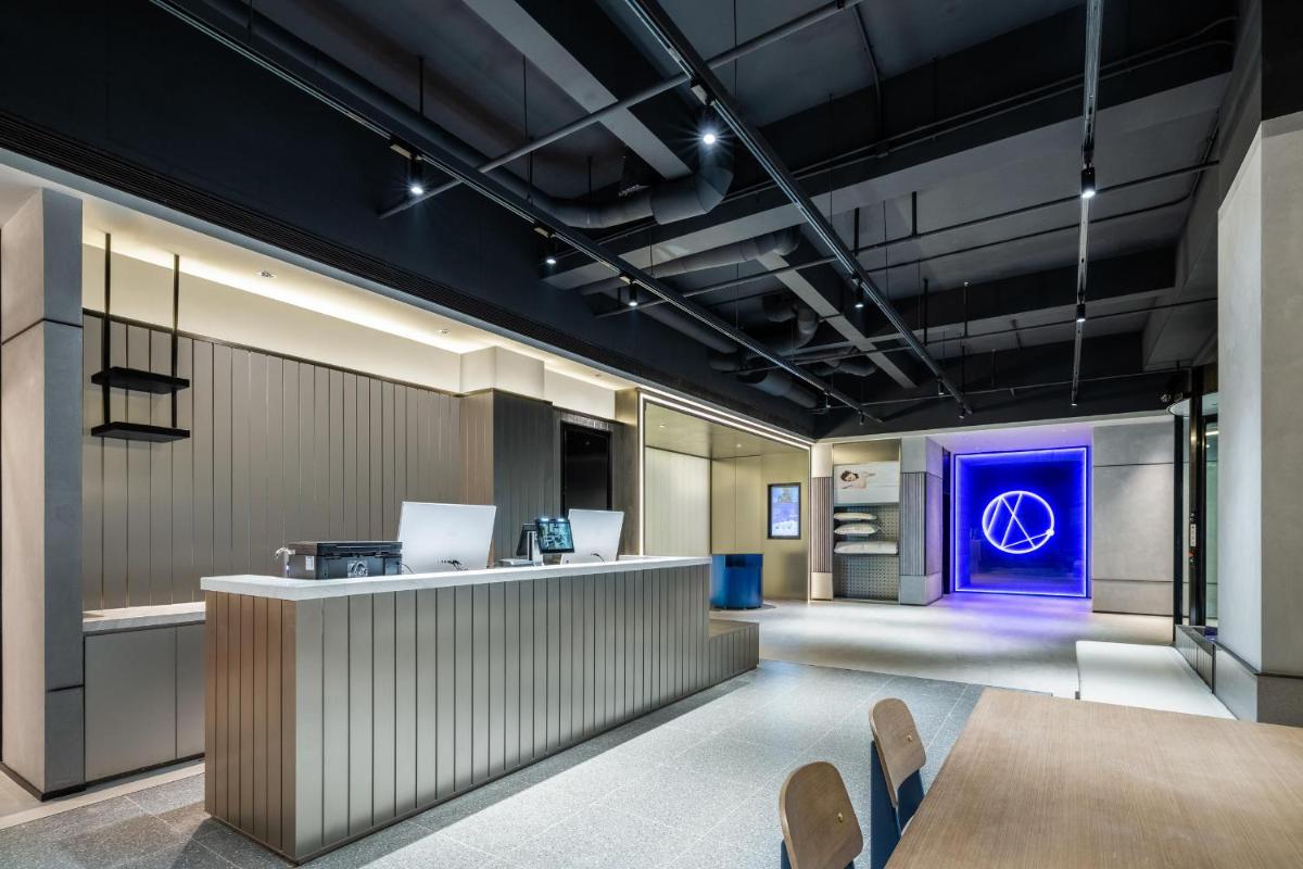 Atour Light Hotel Shanghai Minhang Maqiao - Housity
