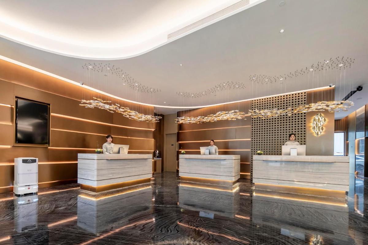 Atour Hotel Huaihua High-Speed South Railway Station - Housity