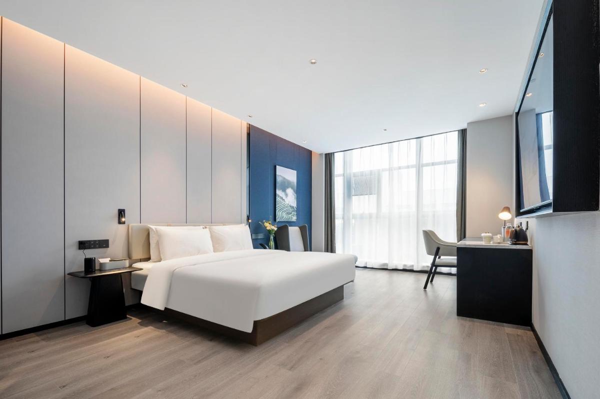 Atour Hotel Huaihua High-Speed South Railway Station - Housity