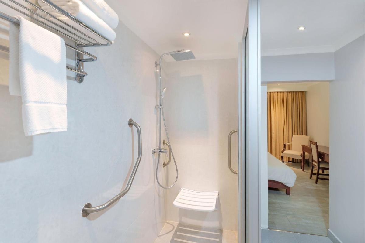 Protea Hotel by Marriott Livingstone - Housity