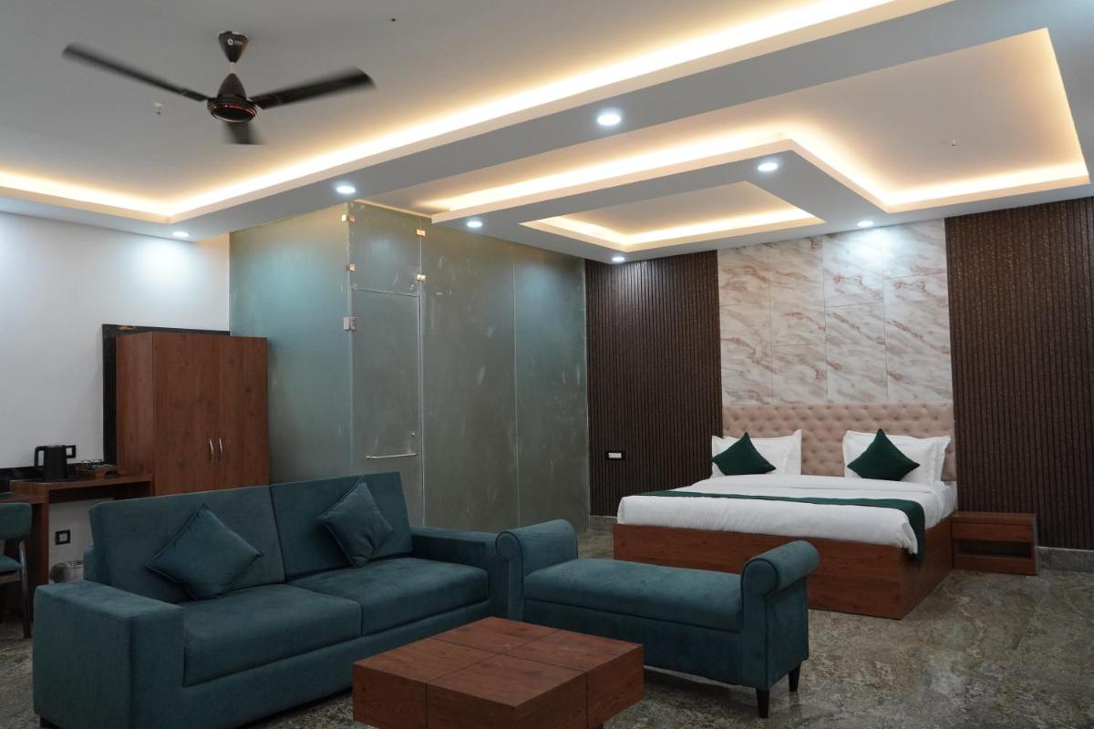 GreenSarovar Hotel - Housity