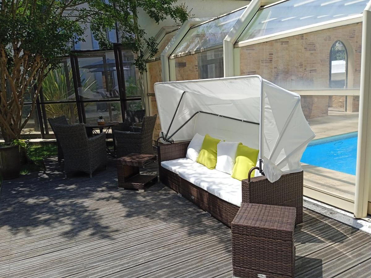 Piscine de l'établissement Clos La Boëtie & Spa ou située à proximité