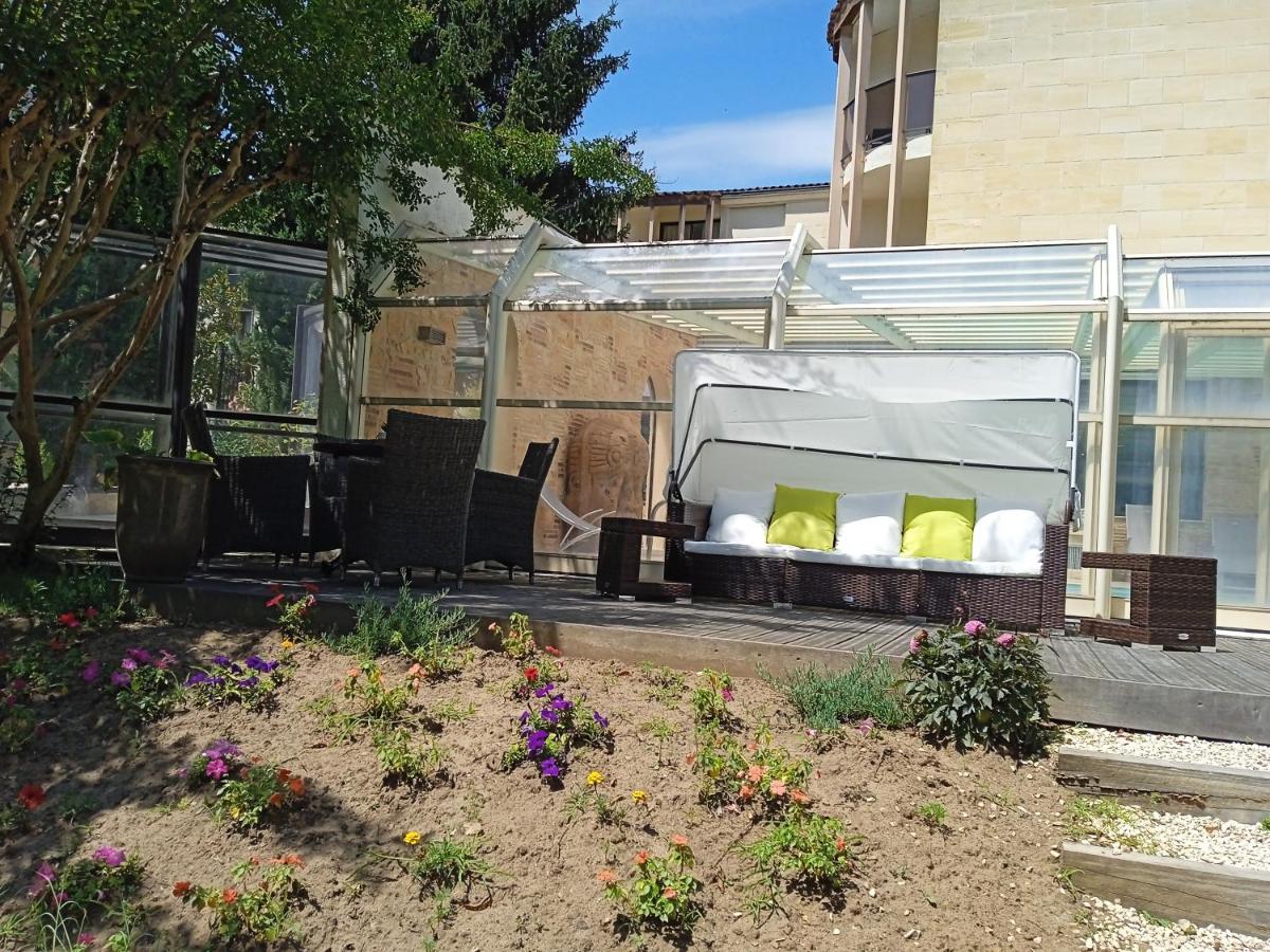 Jardin de l'établissement Clos La Boëtie & Spa