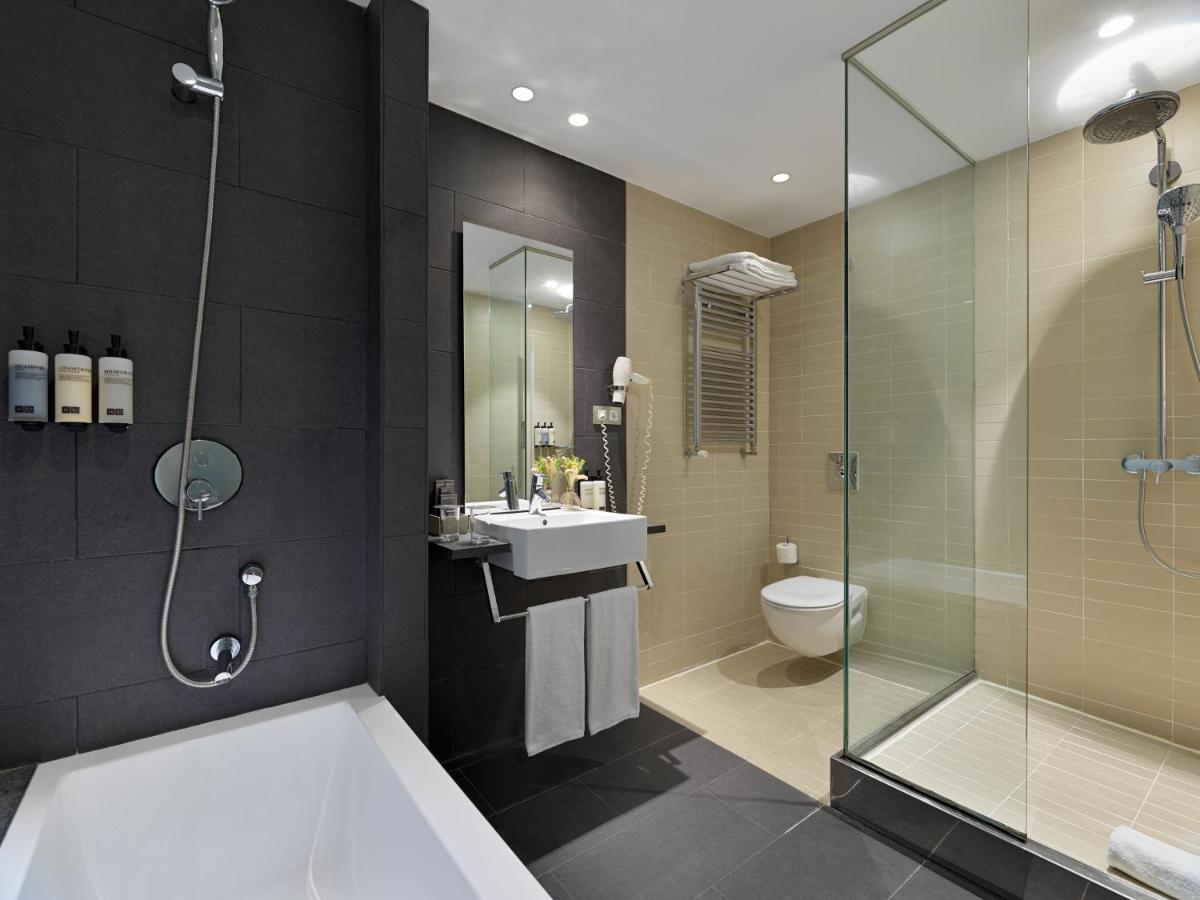 Un baño de H10 Casanova