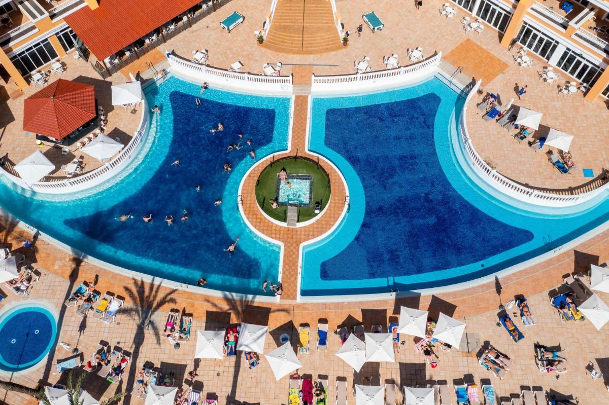 Piscina en o cerca de Chatur Playa Real Resort
