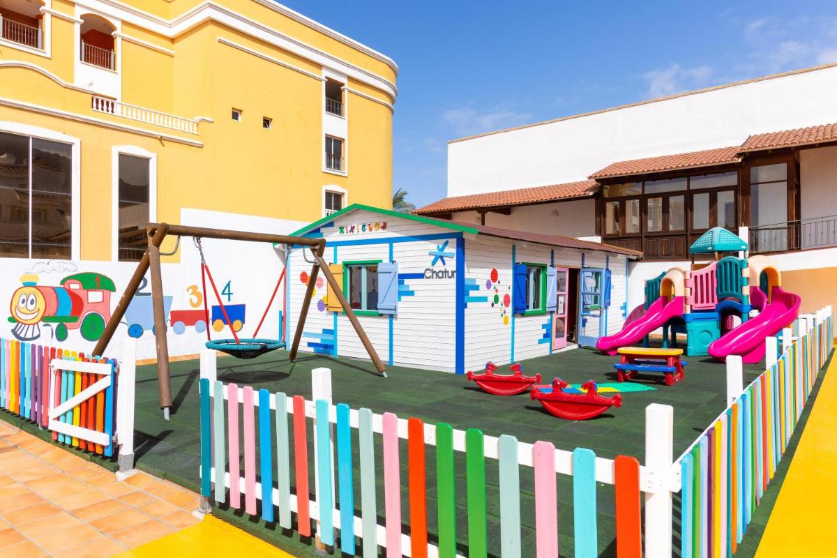 Zona de juegos infantil en Chatur Playa Real Resort