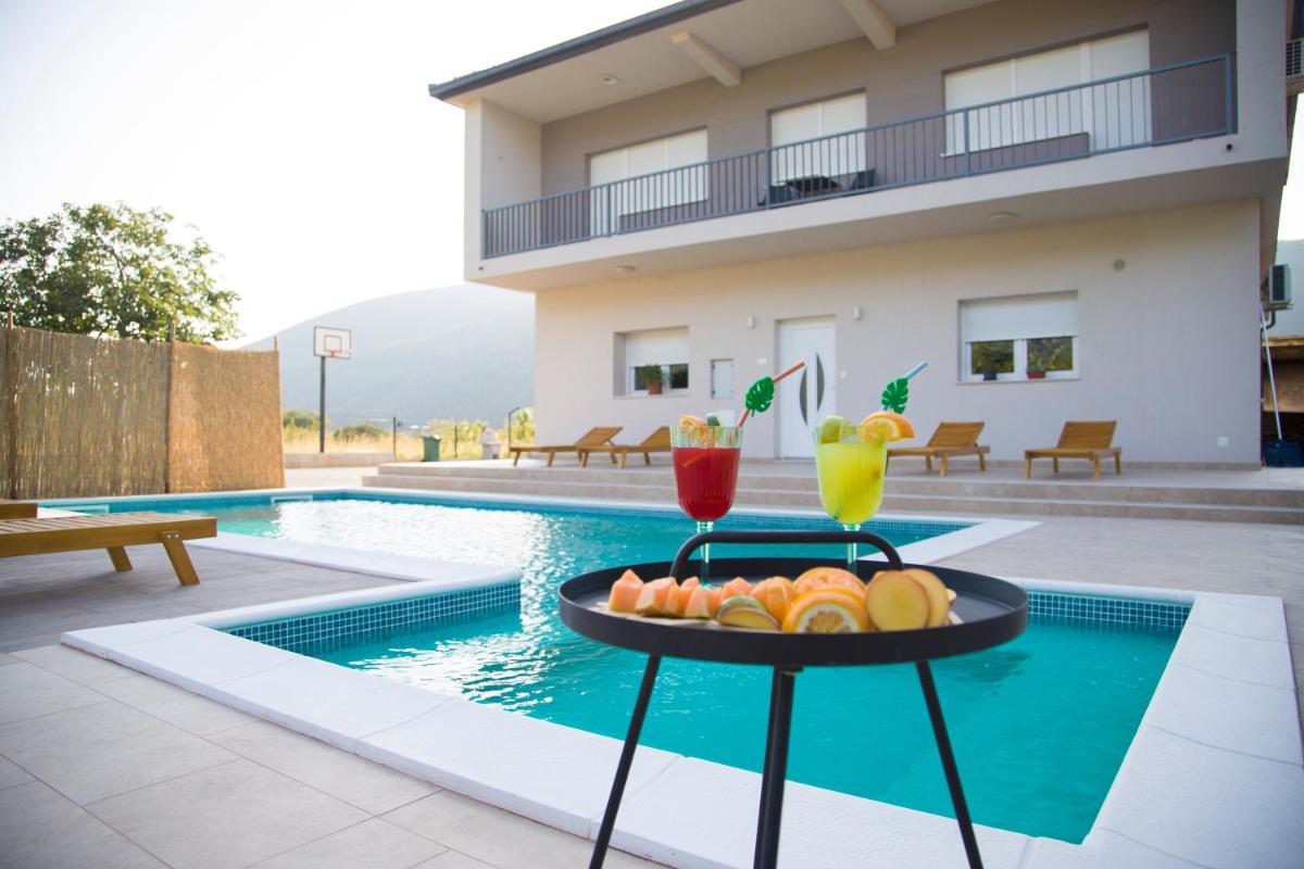 Suitetrails - Villa Village Mostar