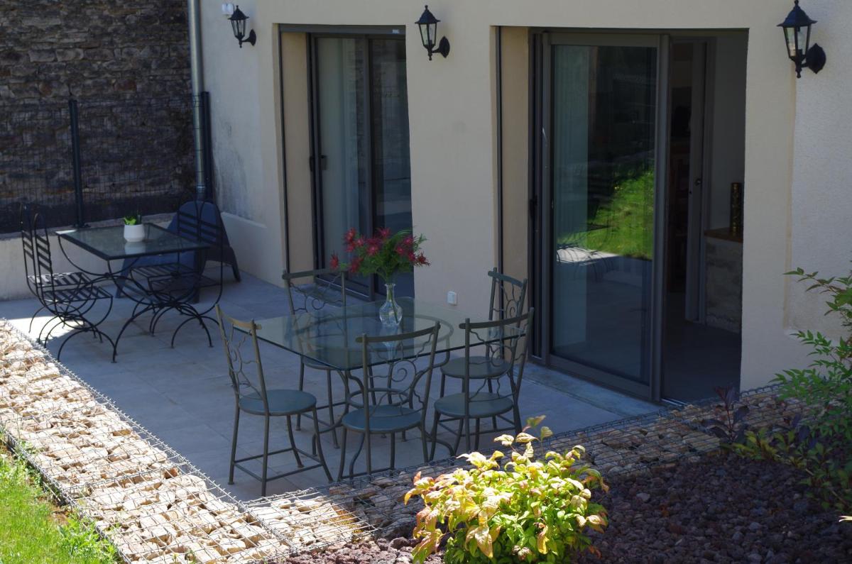 Domaine Joseph Lafarge Wine Resort - Lady's House - La maison d'Henriette - Housity