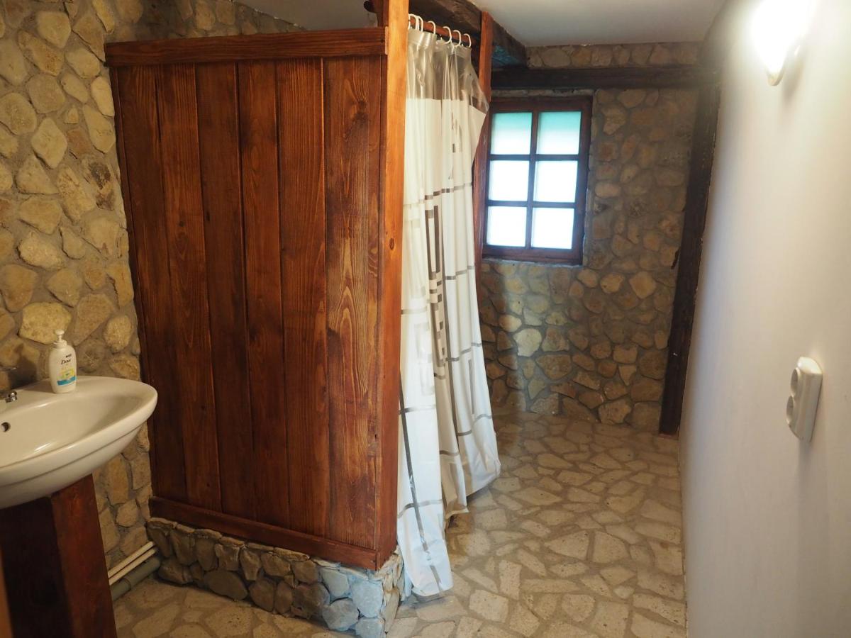 Conacul Muzeul Pietrei - Housity