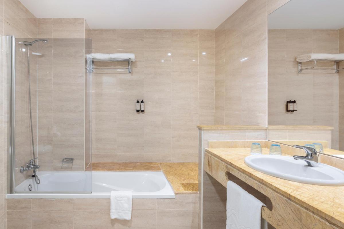 Un baño de Garden Playanatural - Adults Only