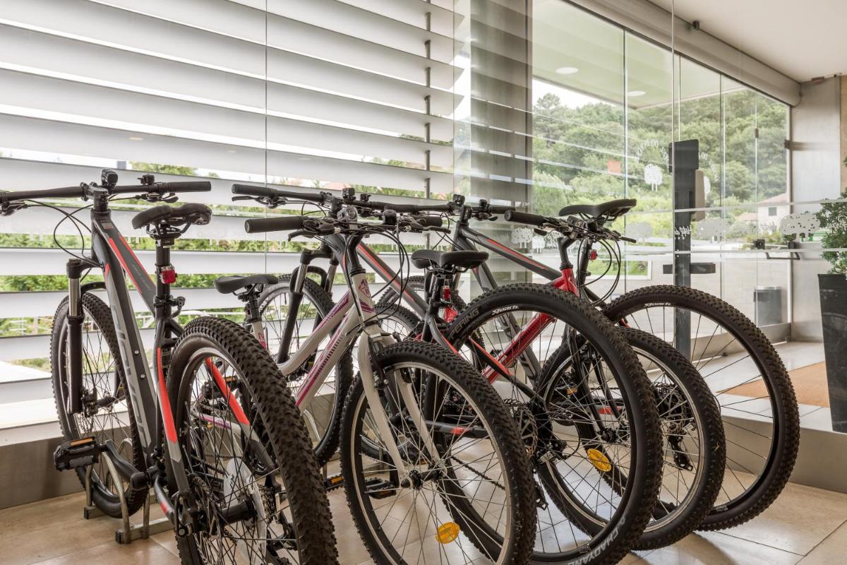 Andar de bicicleta em Hotel Do Parque - Congress & SPA ou nos arredores