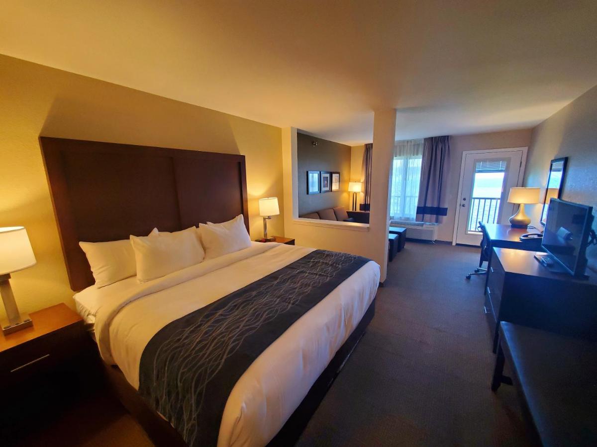 Comfort Inn & Suites Munising-Lakefront - Housity