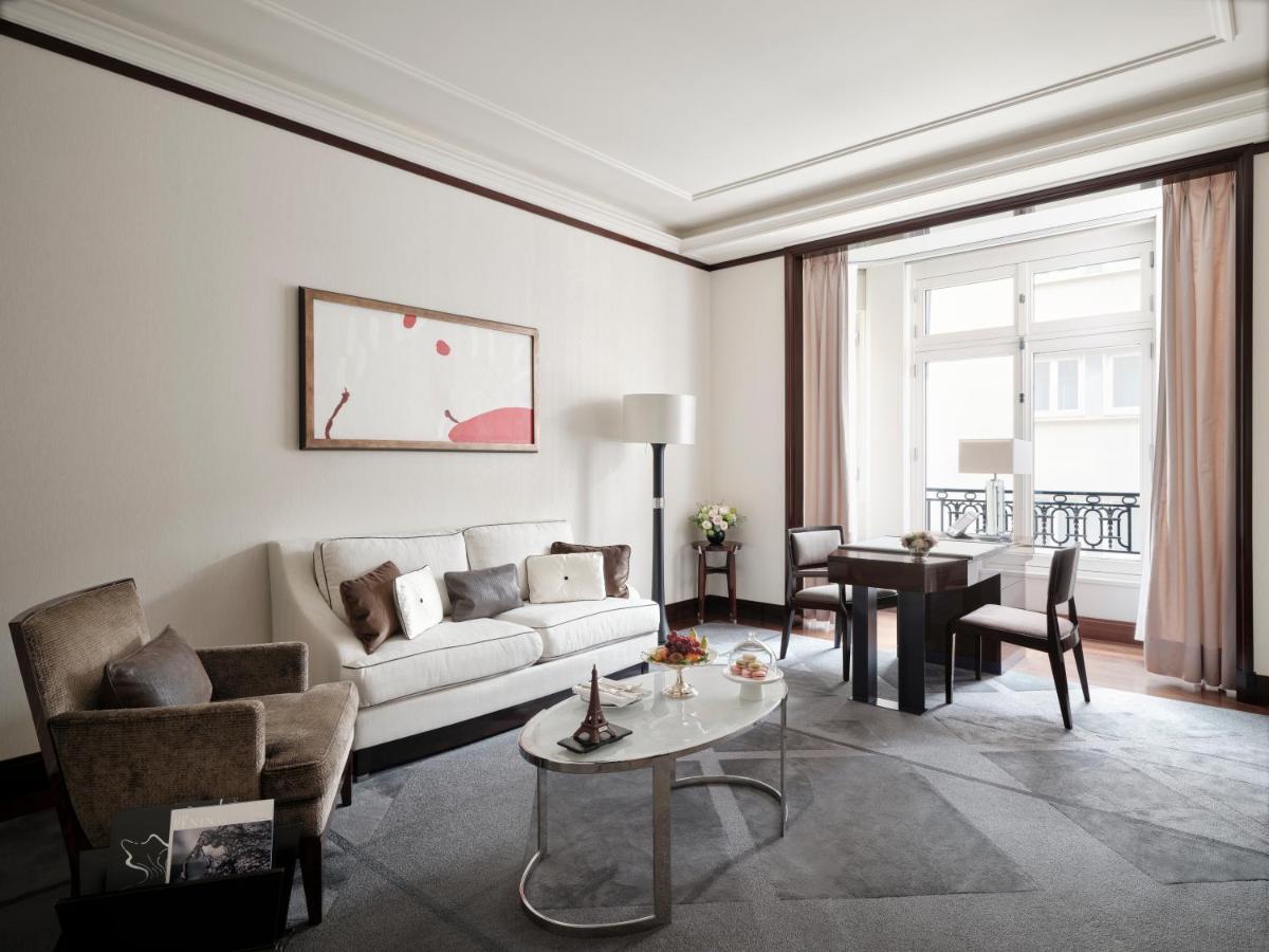 Coin salon dans l'établissement The Peninsula Paris