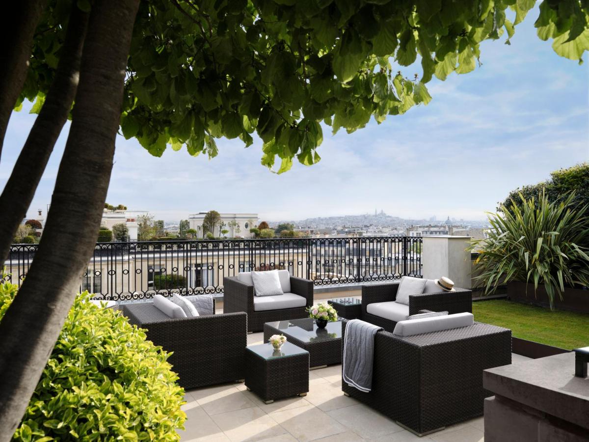 Coin salon dans l'établissement The Peninsula Paris