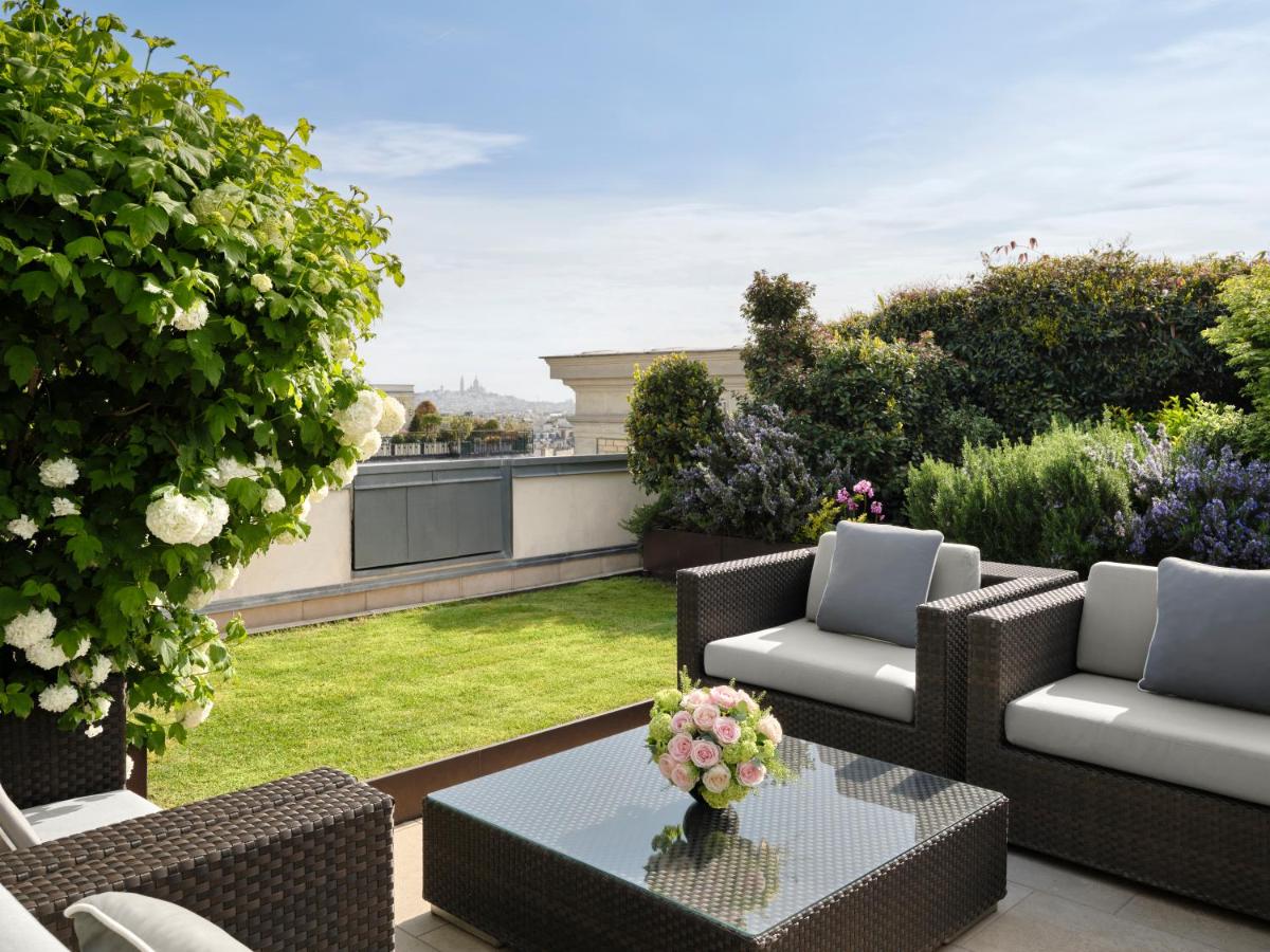 Jardin de l'établissement The Peninsula Paris