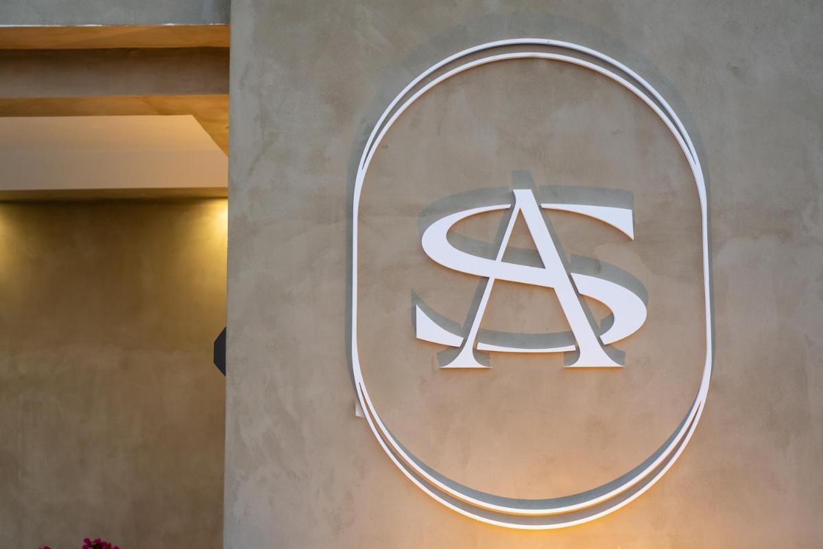 Airscape Hotel Free Shuttle From Athen's Airport - Housity