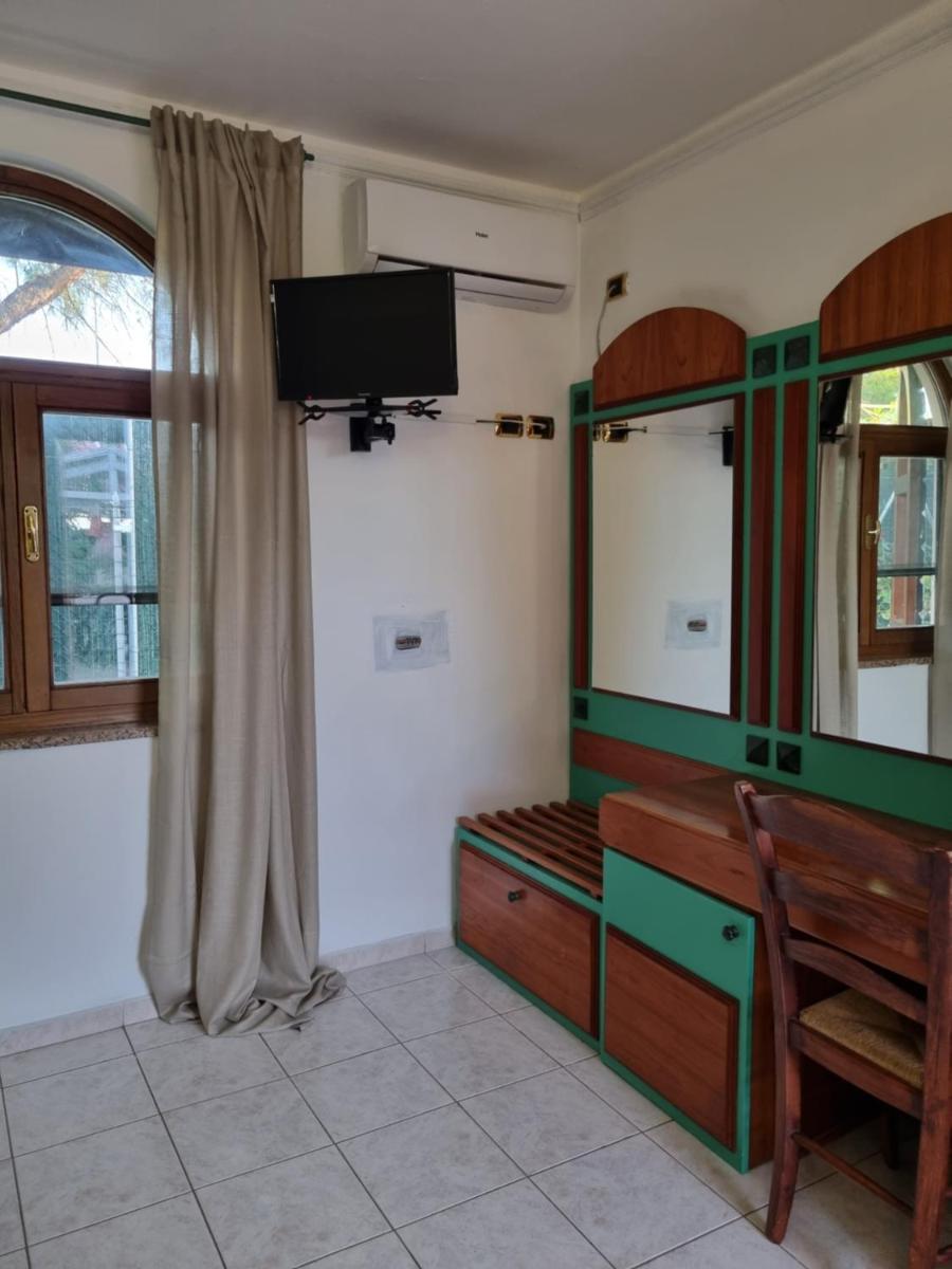 Il Cavaliere - Housity