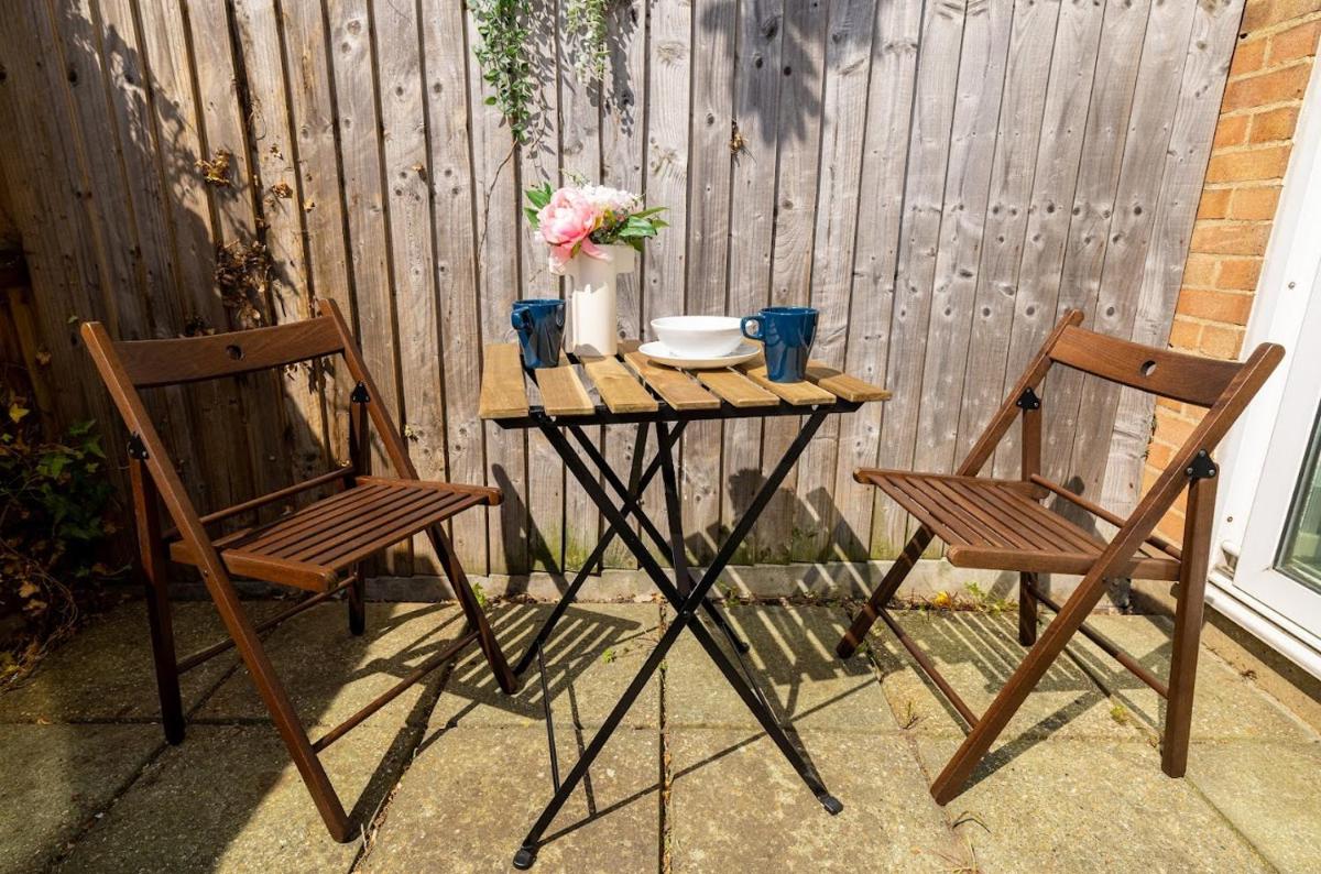 Nice Rooms in Mile End - Housity