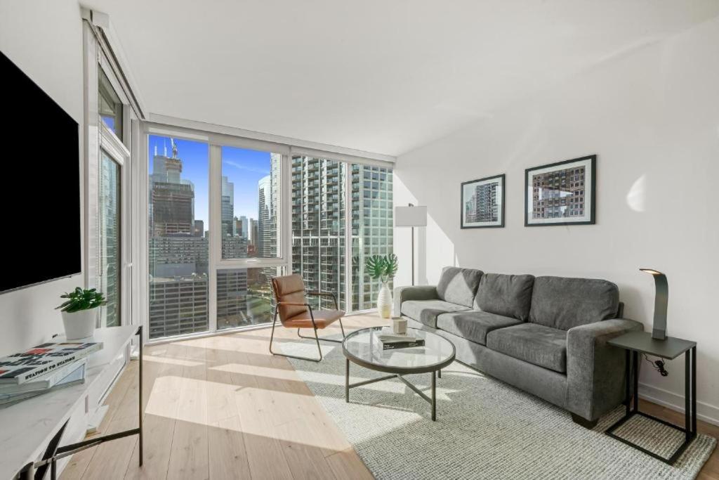 Level Chicago - River North - Housity