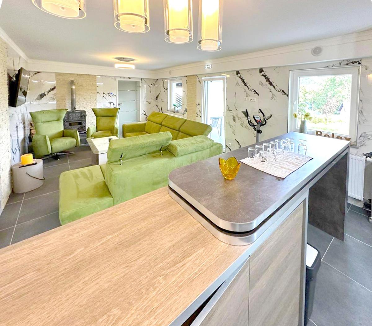 Gästehotel Lucendi Premium Lounge - Housity