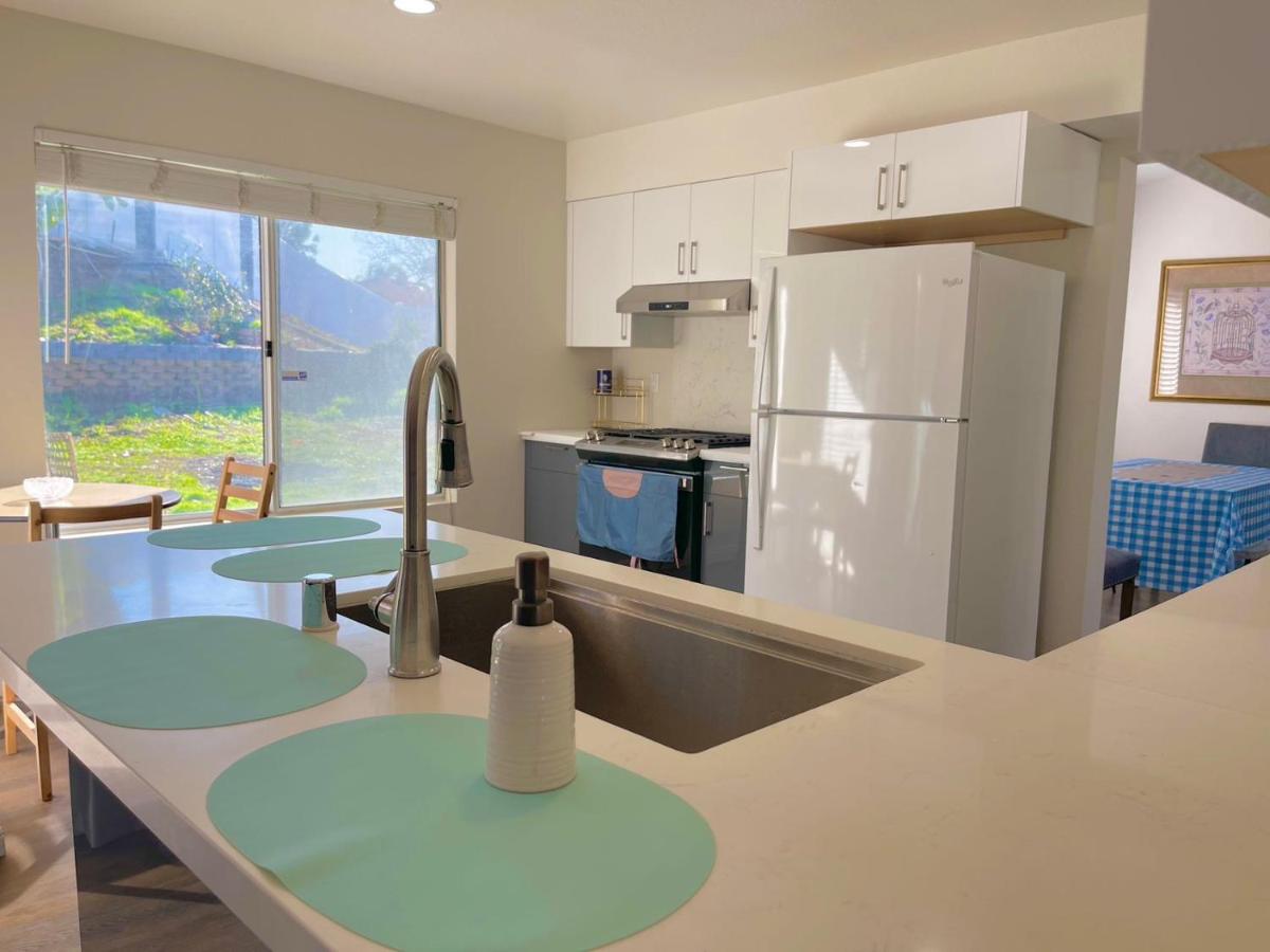 Riverside Moreno Valley entire house 4 bedrooms with 4 bathrooms - Housity