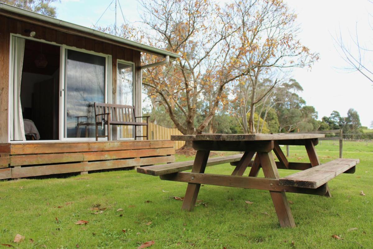 Little Sherwood Drouin Petting Zoo & Cottages - Housity