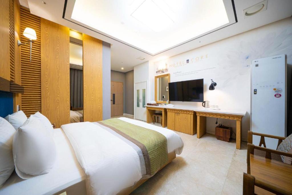 Hotel Core - Housity
