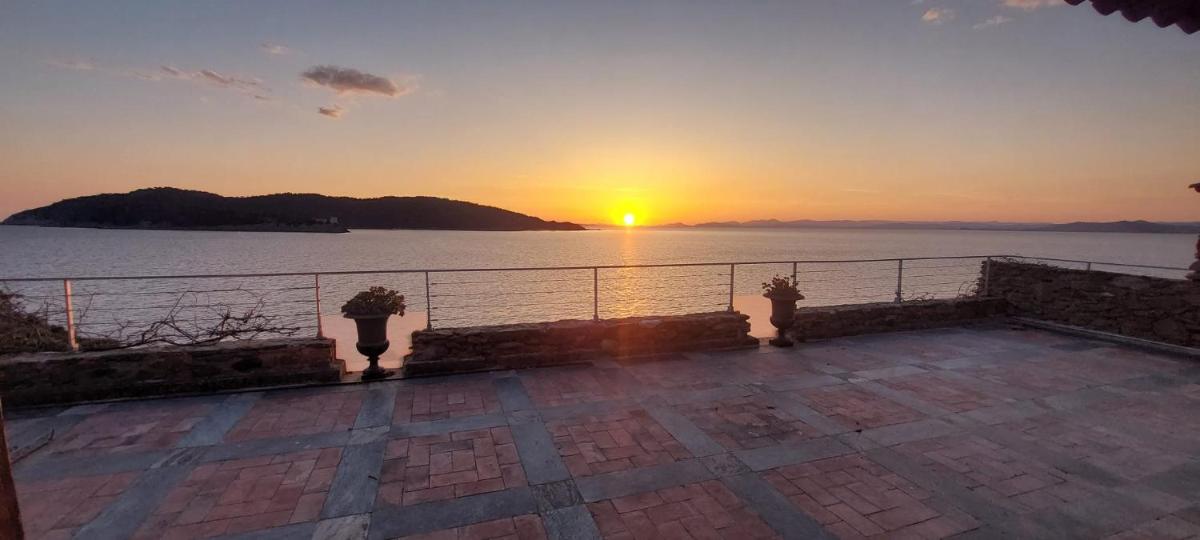 VILLA MANDRAGORE Ile du Levant - Housity