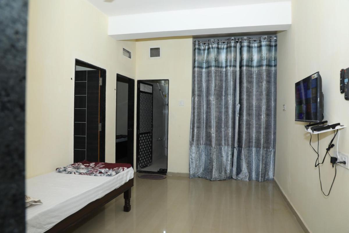 INDIAN HOME STAY - Housity