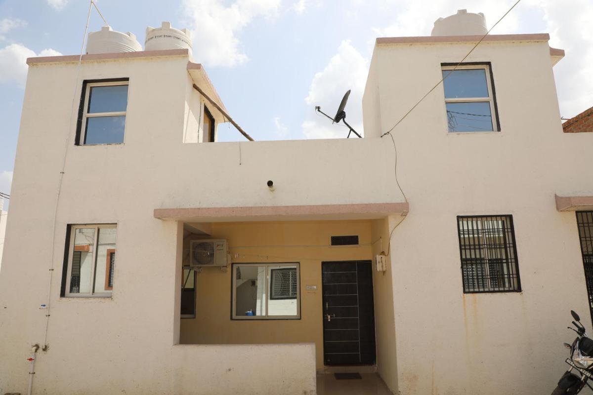 INDIAN HOME STAY - Housity