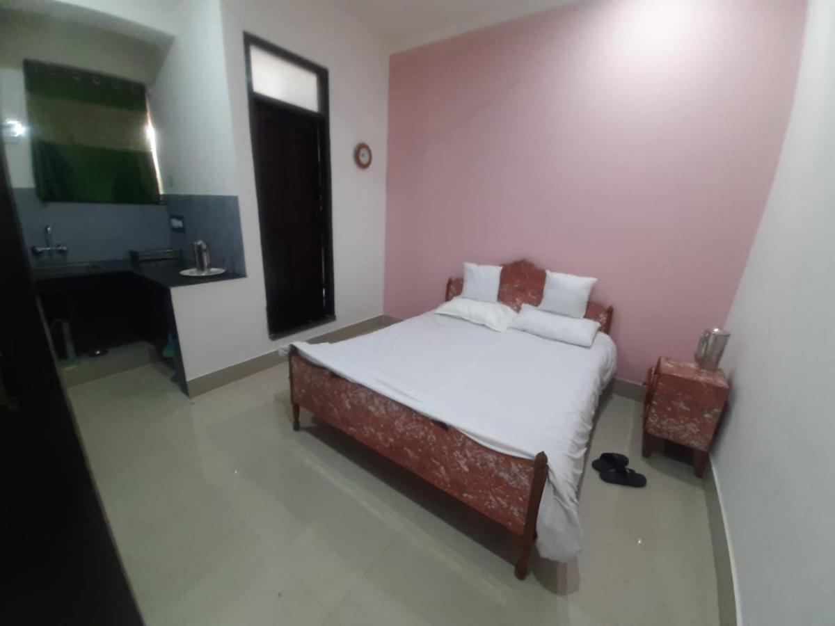 Royal Pamposh - Housity