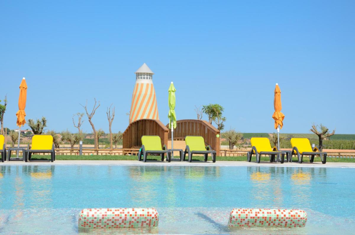 A piscina em ou perto de Vila Gale Nep Kids