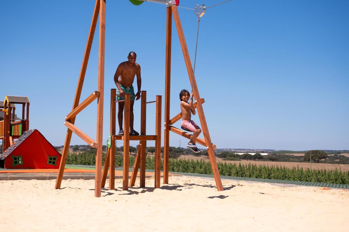 A área de jogos para crianças em Vila Gale Nep Kids