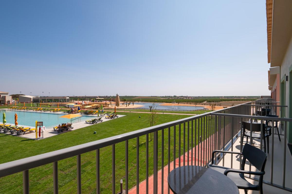 A piscina em ou perto de Vila Gale Nep Kids