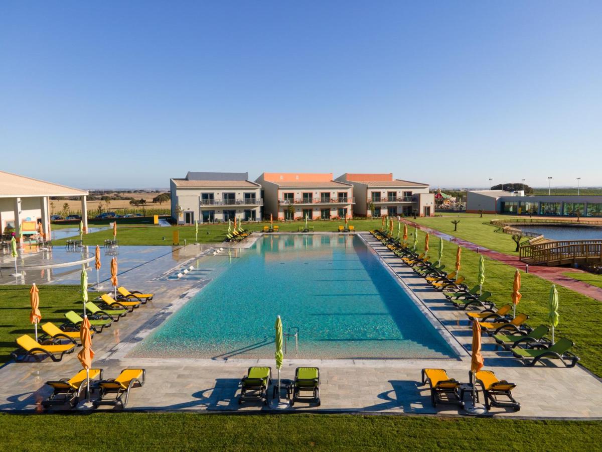 A piscina em ou perto de Vila Gale Nep Kids