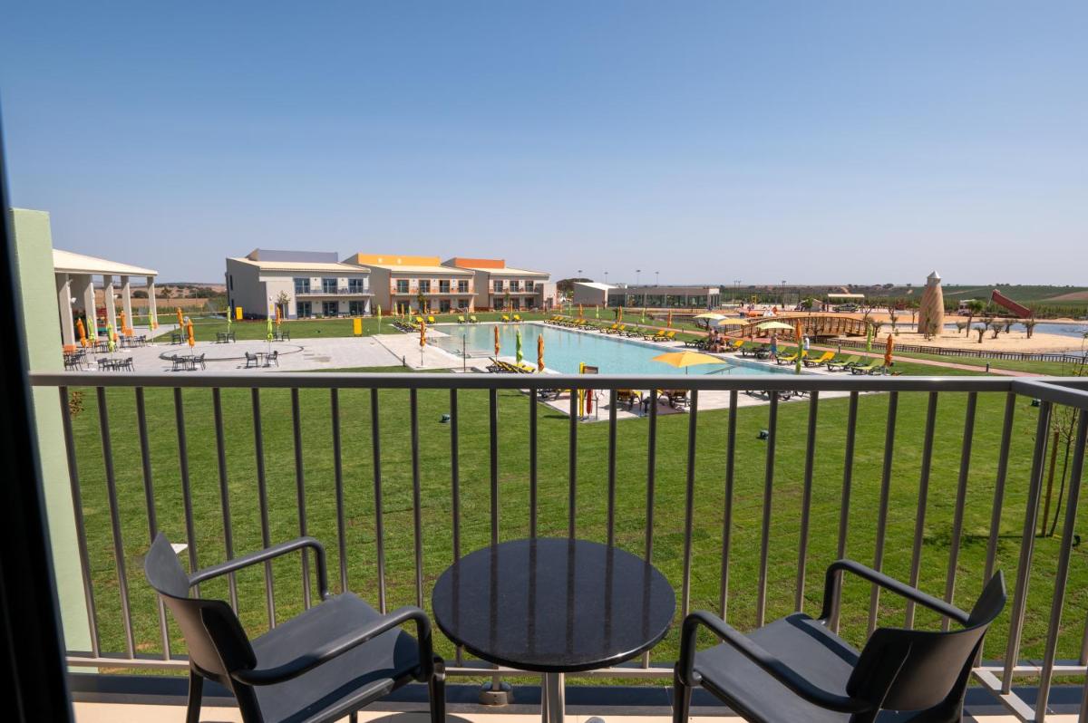 A piscina em ou perto de Vila Gale Nep Kids
