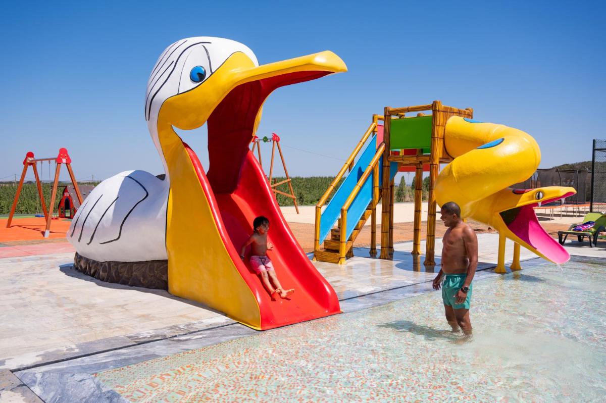 A piscina em ou perto de Vila Gale Nep Kids