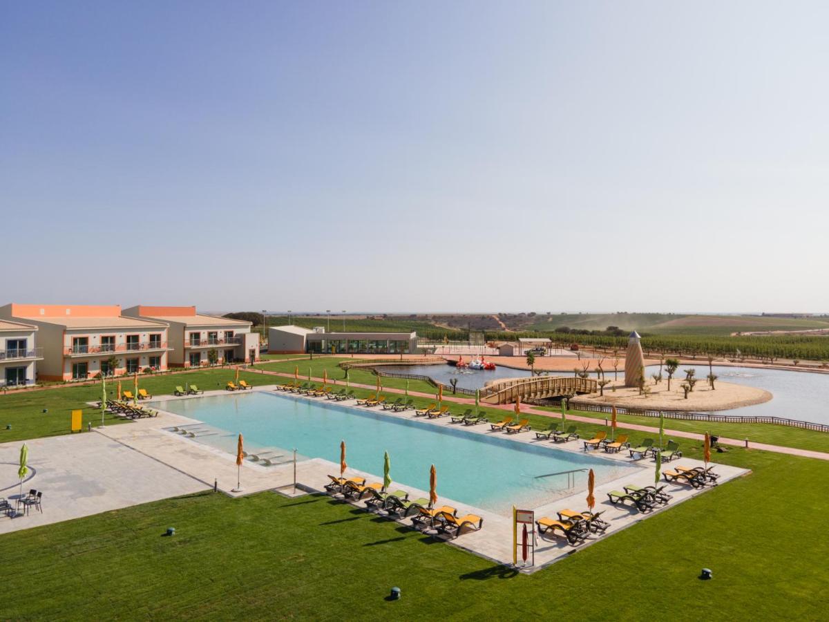 A piscina em ou perto de Vila Gale Nep Kids