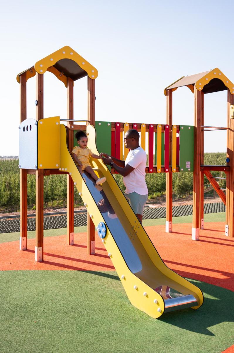 A área de jogos para crianças em Vila Gale Nep Kids