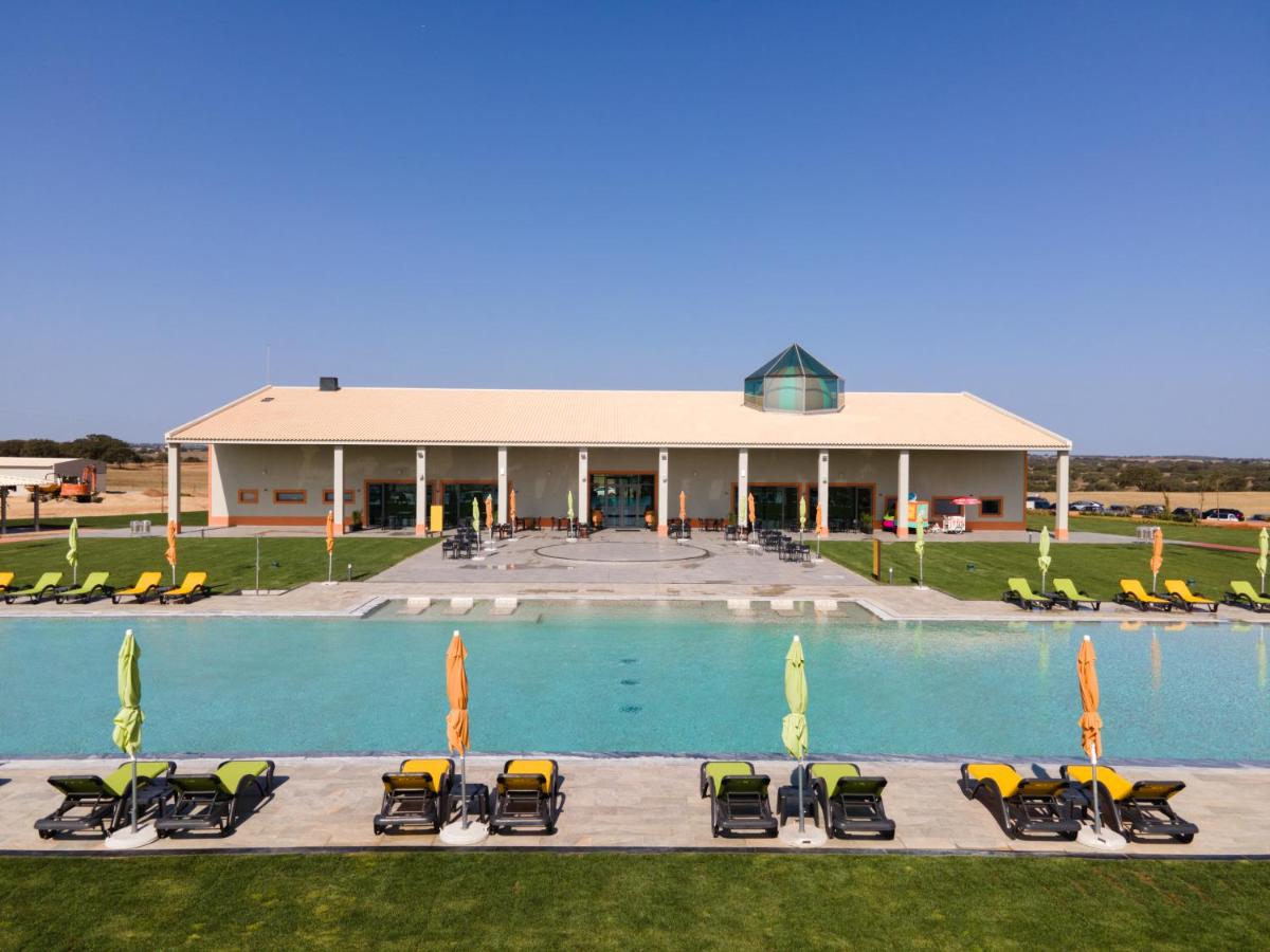 A piscina em ou perto de Vila Gale Nep Kids