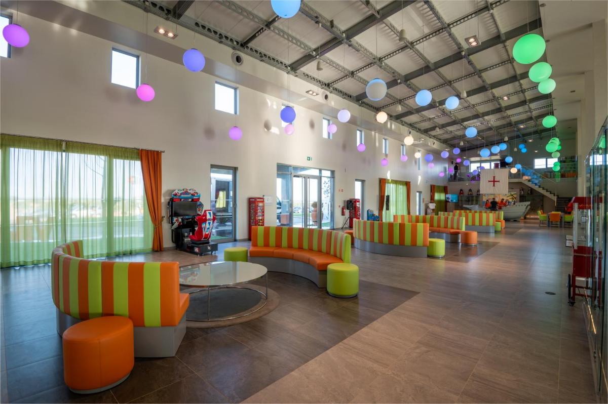 Uma área de estar em Vila Gale Nep Kids